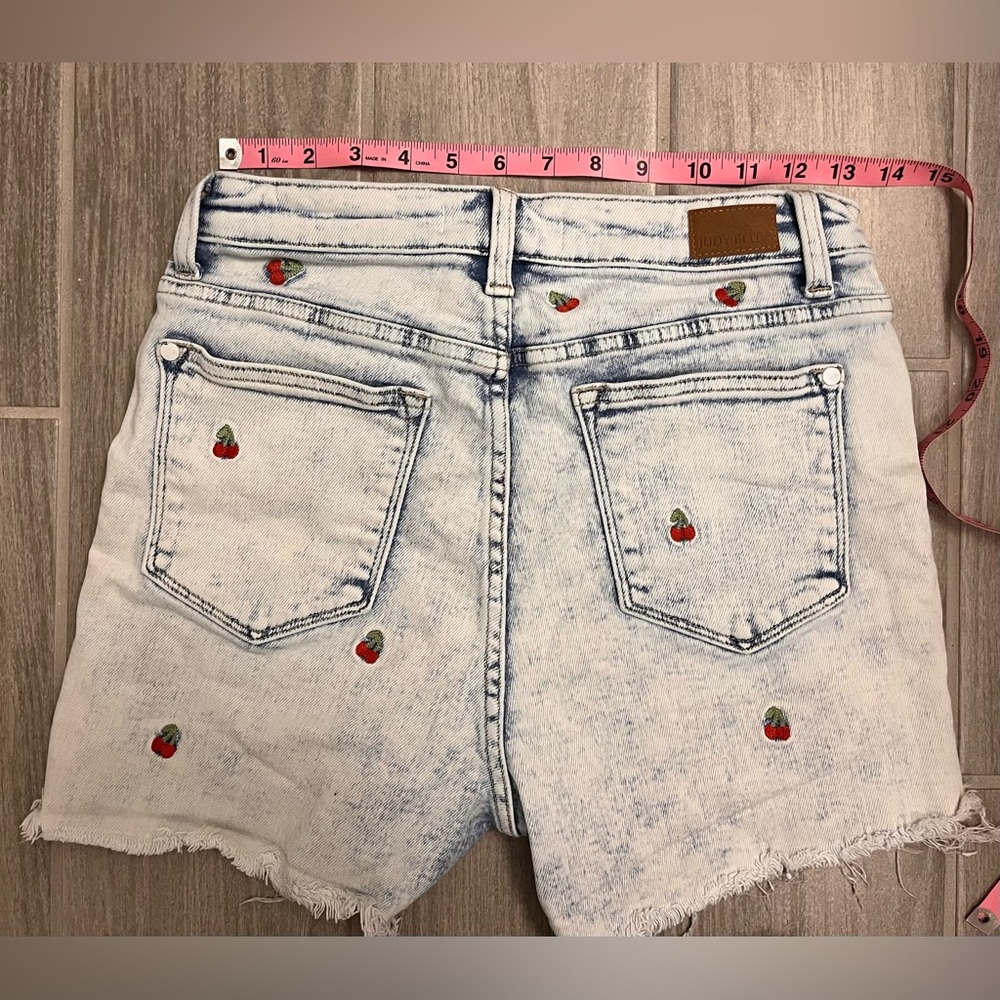 2 PAIRS! BUNDLE! Judy Blue embroidered Shorts Size medium - Picture 10 of 13